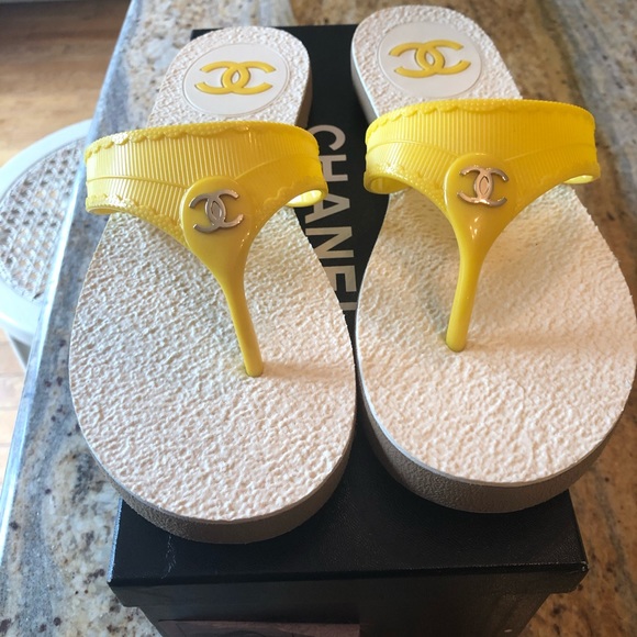 Chanel flip flops - Picture 2 of 5